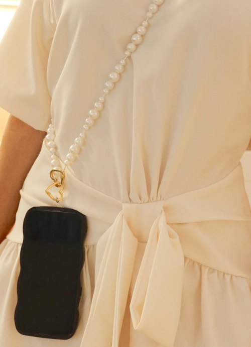 Collar porta celular.