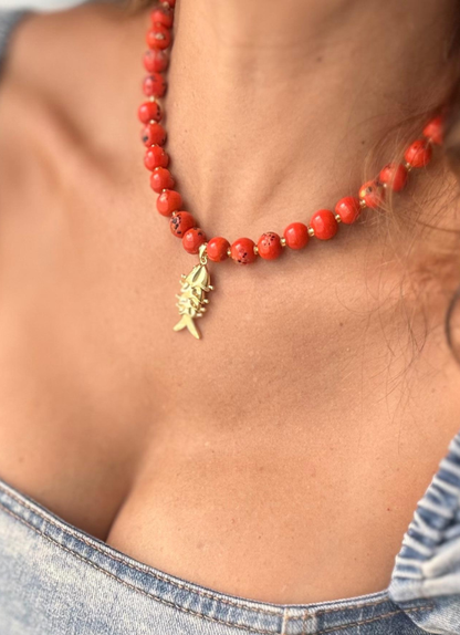 Collar choker pez articulado.