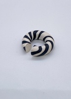 earcuff blanco y negro