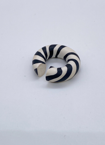earcuff blanco y negro
