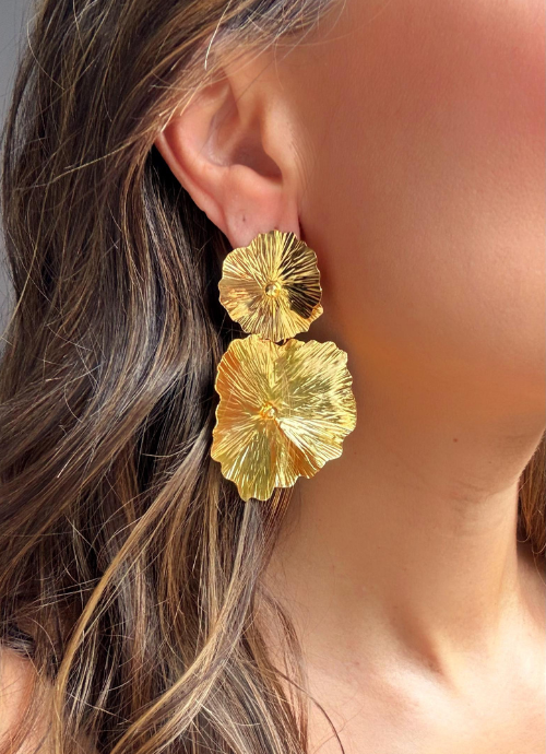 Arete maxi dorado.