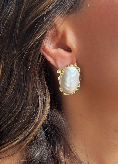 Arete madre perla.
